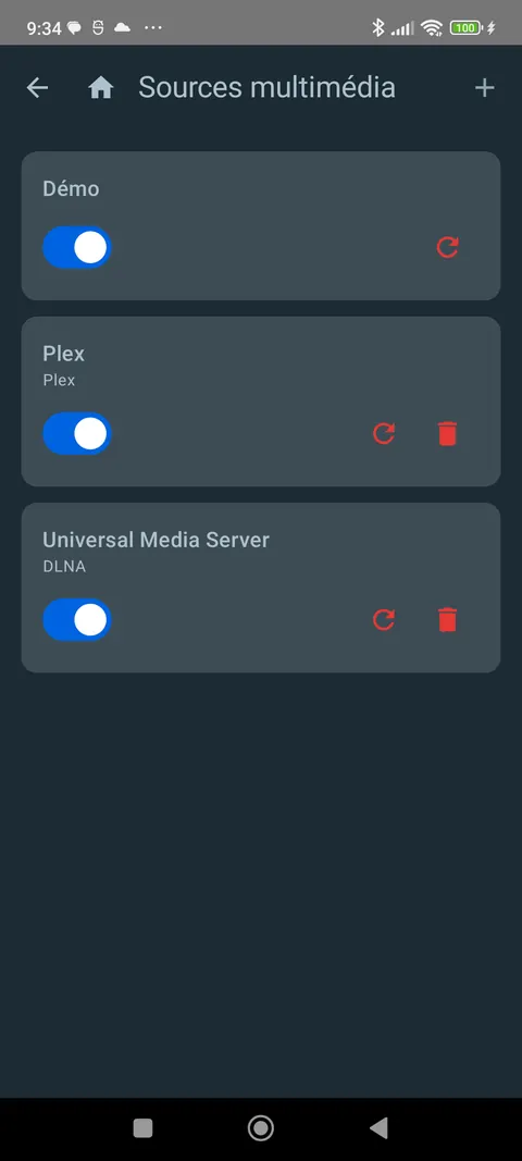 Liste des sources multimédia : Démo, Plex, Universal Media Server (DLNA).
